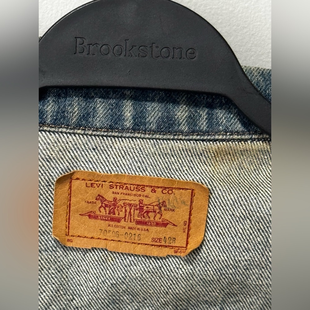 Rare Levi’s Denim Trucker Jacket Custom Cher Painting Portrait Vintage Size 42R - Picture 7 of 9